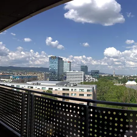 Appartement New 1 Bdr, W/private Parking
