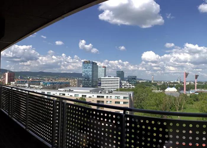 アパート New 1 Bdr, W/private Parking