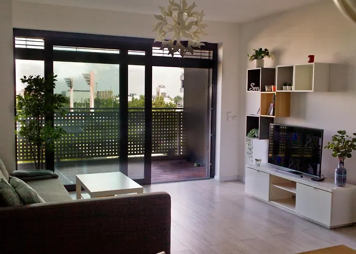 New 1 Bdr, W/private Parking